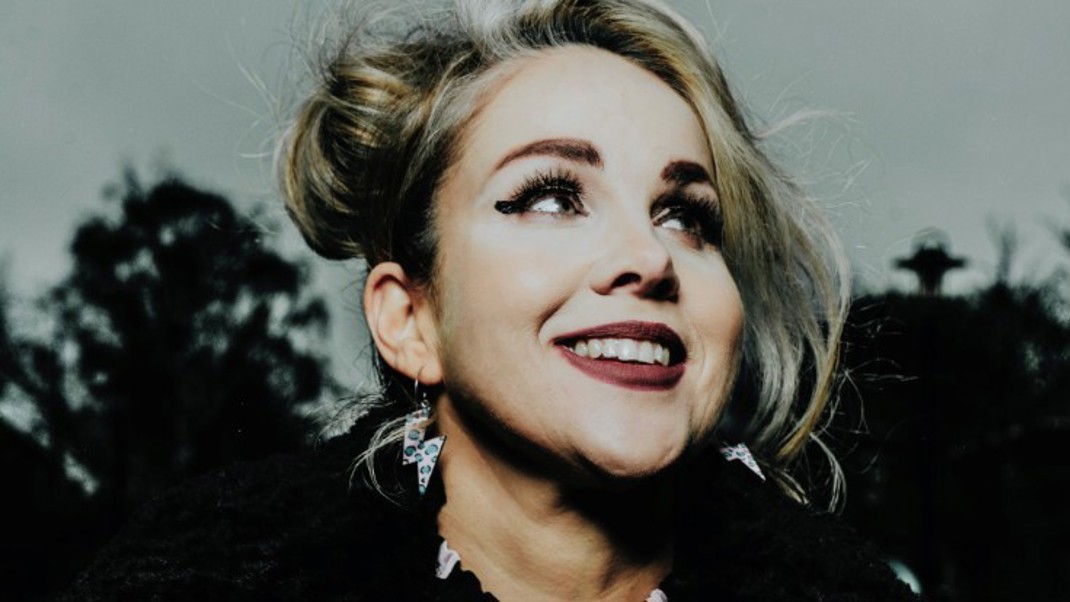 Kelly Rickard: Burning Love