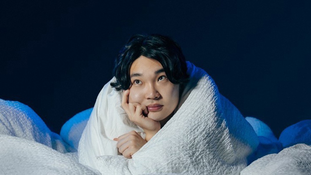 Li Jin Hao: Falling From a Moon