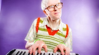 Robert White: 'THAT' Gay Autistic Keyboard Tanktop Comedy Guy!